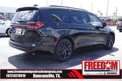 2027 Chrysler Pacifica Limited
