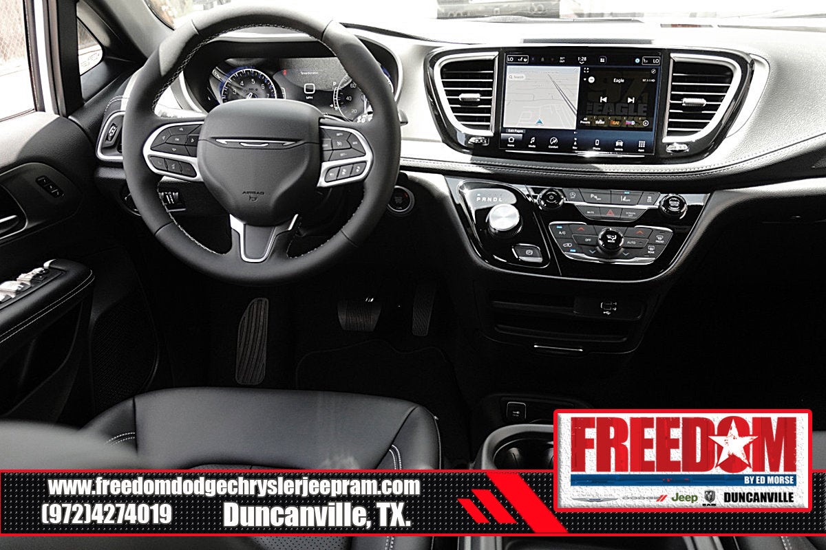 2027 Chrysler Pacifica Select