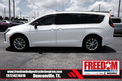 2027 Chrysler Pacifica Select
