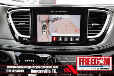 2027 Chrysler Pacifica Select